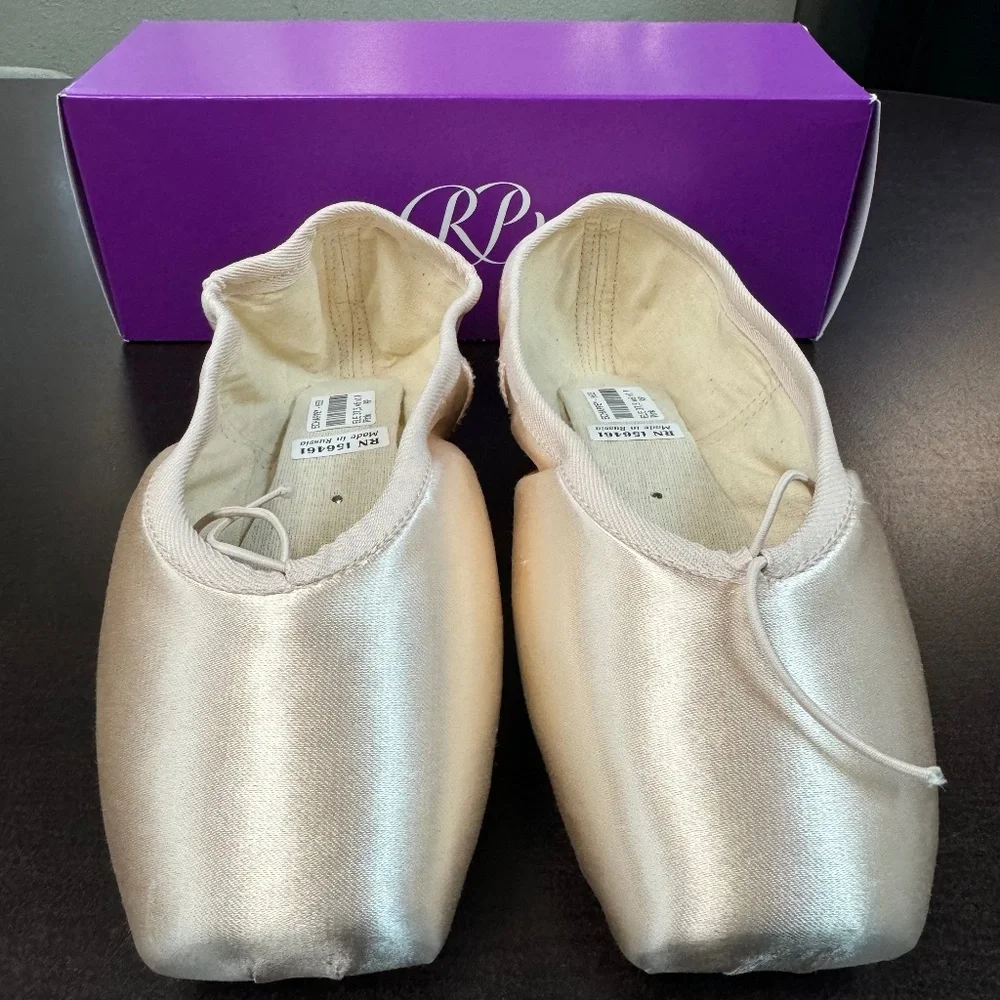 Russian Pointe Echappe Pointe Shoes - Plume Shank - Picture 3 of 5